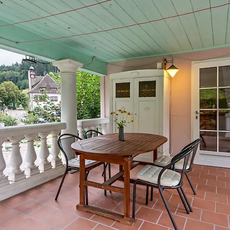 Waldhorn Apartment *